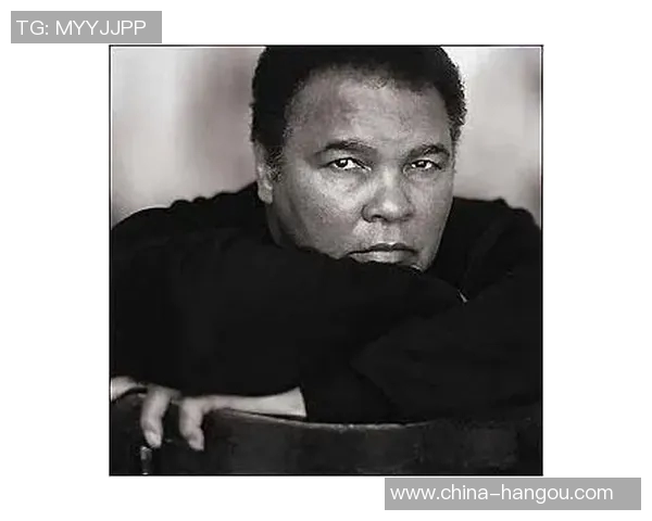 拳王阿里与足球巨星展开世纪对决谁能赢得这场跨界比赛的荣耀