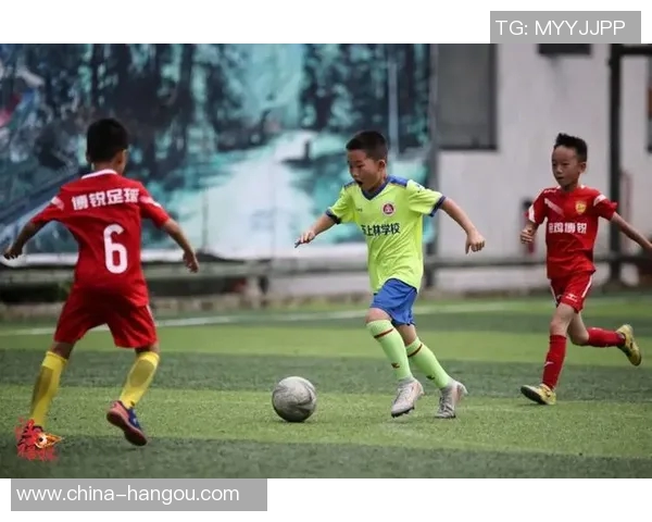 高端足球培训助力青少年成才打造未来足球明星的摇篮与平台 高端足球培训助力青少年成才打造未来足球明星的摇篮与平台